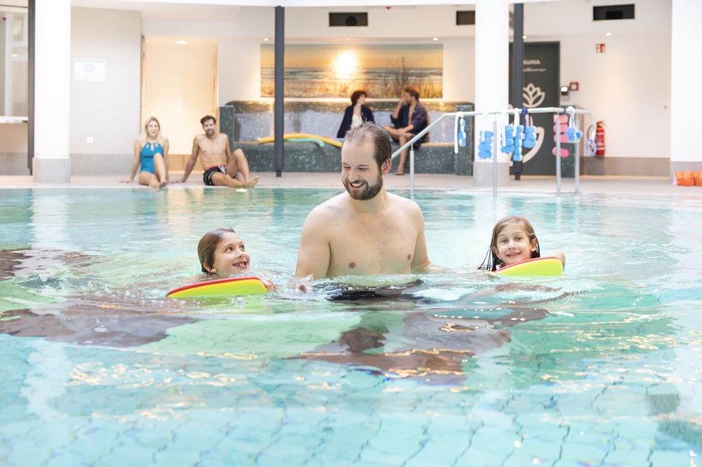 Bild 8 Touristik GmbH Krummhörn-Greetsiel - Koppke - Schwimmbad in Krummhörn