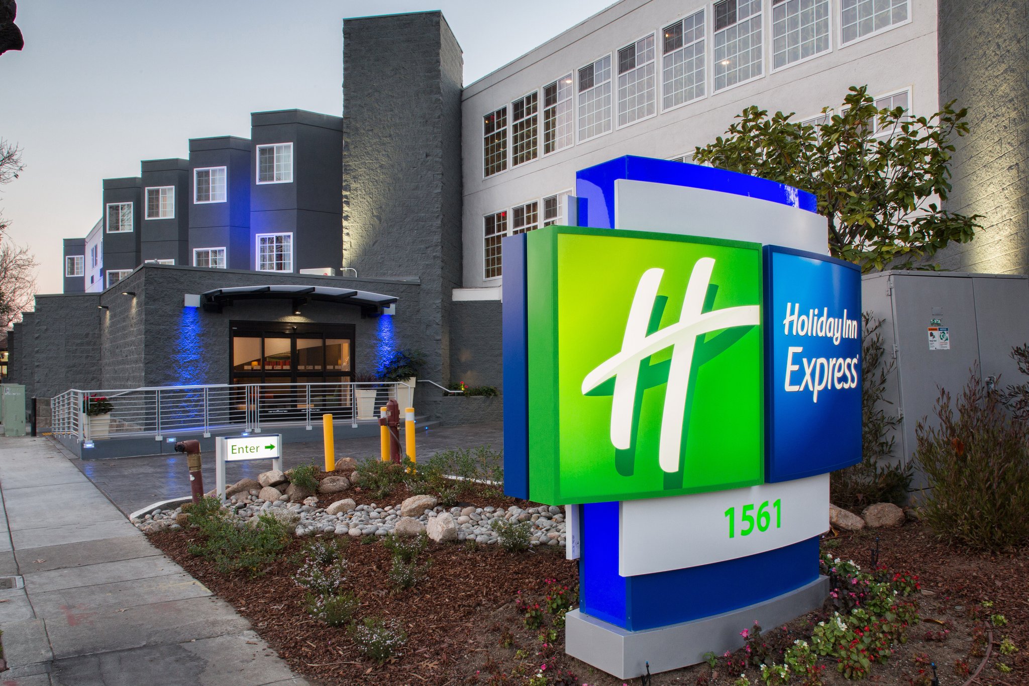 Holiday Inn Express Mountain View - S Palo Alto by IHG Image