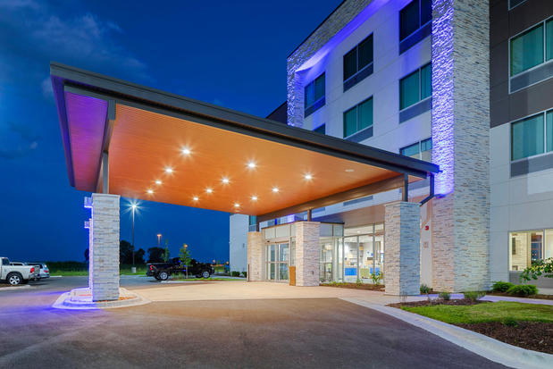 Images Holiday Inn Express & Suites Bourbonnais East - Bradley by IHG