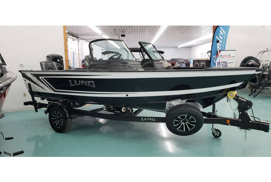 Staples Sports Lincoln Image