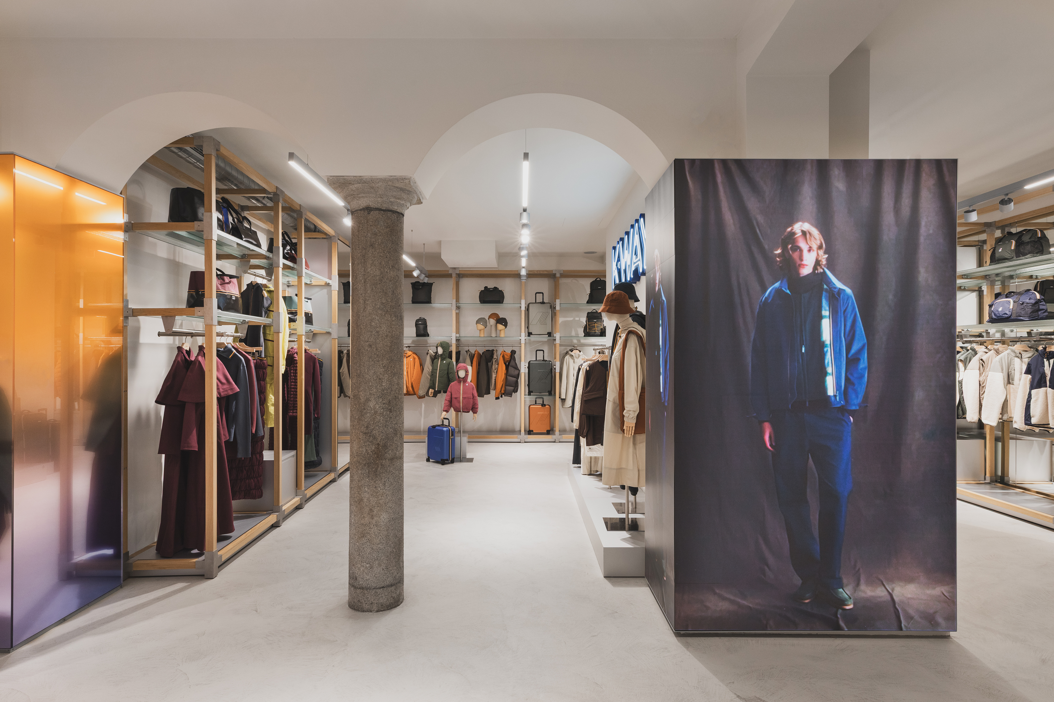 Images K-Way 34 Milano