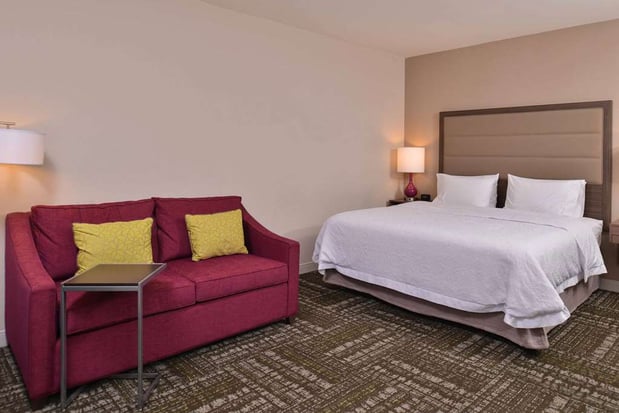 Images Hampton Inn & Suites Dallas Market Center