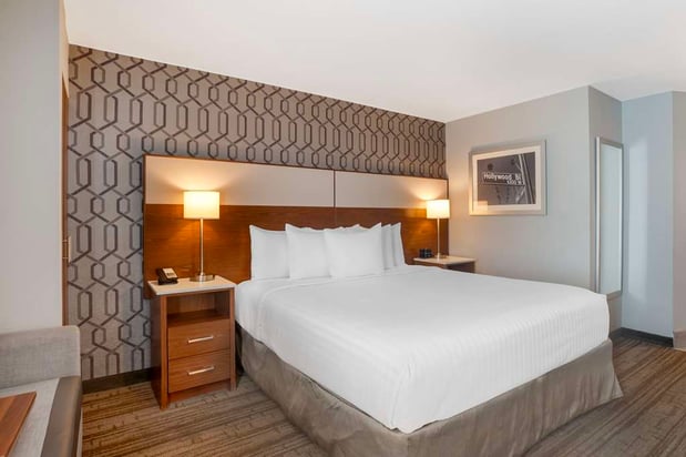 Images Best Western Plus Commerce Hotel
