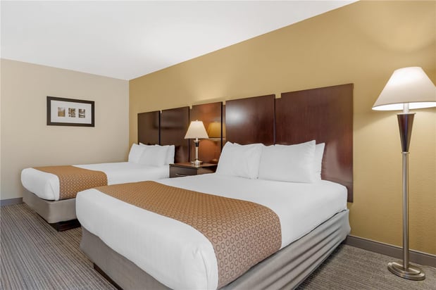 Images Best Western Plus Plaza by the Green