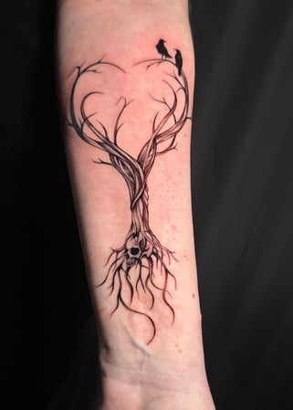 Bilder Bloody Dogs Tattoo & Piercing Inh. Robert Pongrácz