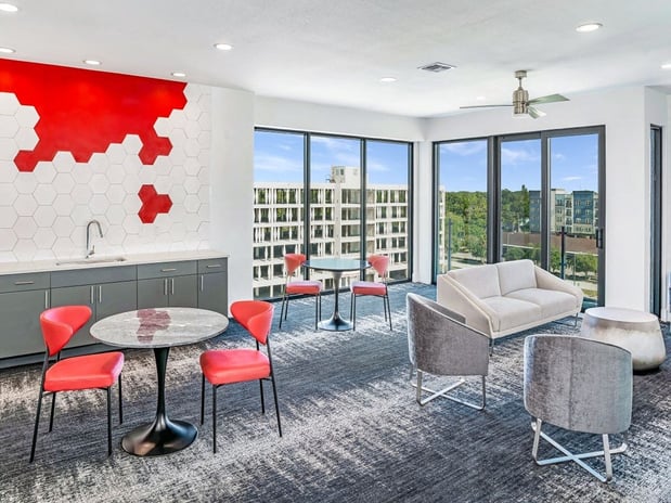 Images Elements on Third