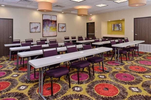 Images Hampton Inn & Suites Dallas Market Center