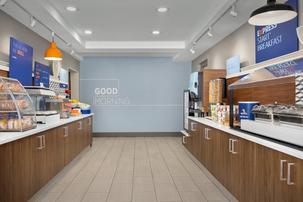 Images Holiday Inn Express & Suites Greensboro - Airport Area by IHG