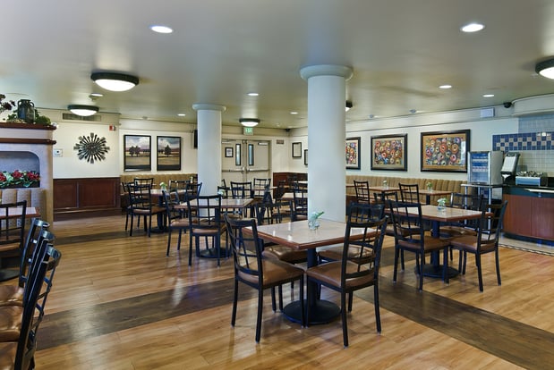 Images Oxford Suites Yakima