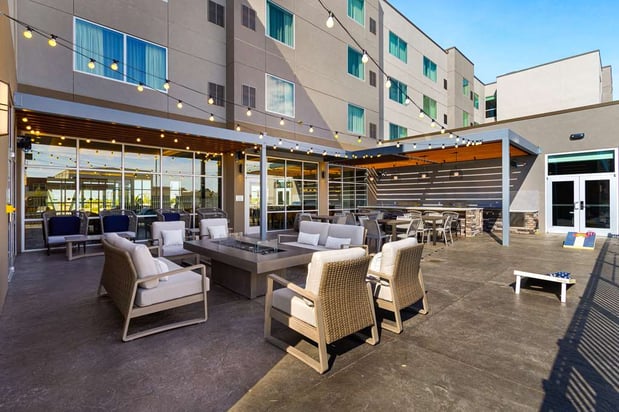 Images Tru by Hilton Colorado Springs Airport