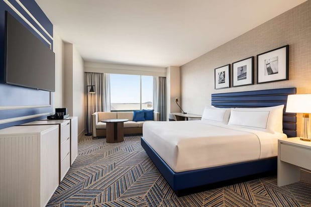 Images Hilton BNA Nashville Airport Terminal