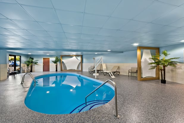 Images Holiday Inn Express & Suites Raleigh NE - Medical Ctr Area by IHG