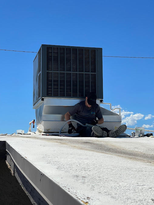 Simply Cooling, Heating and Plumbing Rooftop Air Conditioning Unit Installation 