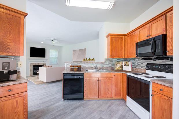 Images Webster Green Apartment Homes