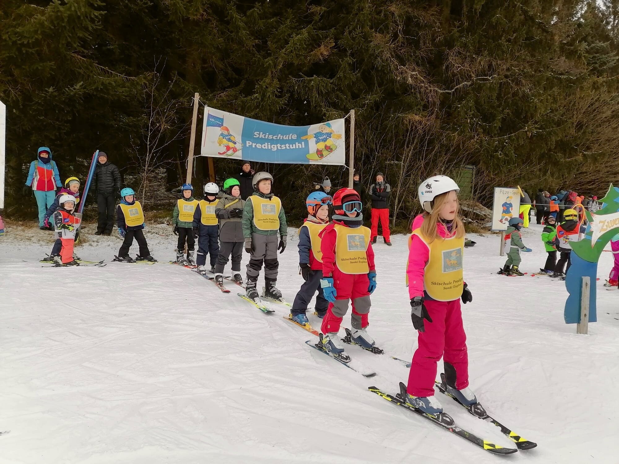 Skischule Predigtstuhl, Bogener Straße 2 in Sankt Englmar