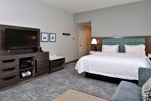 Images Hampton Inn Cedar Falls Downtown