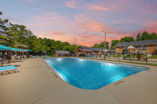 Images Lindsey Manor Apartments