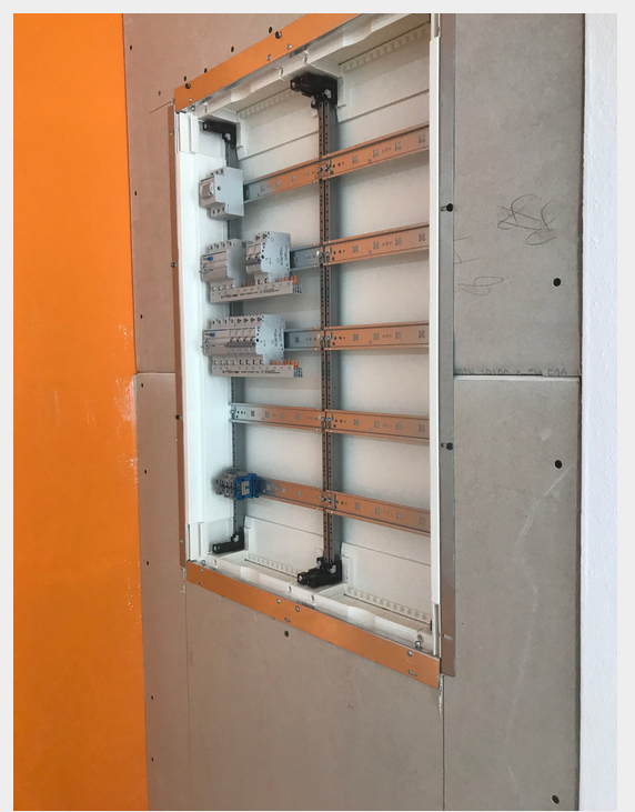 Tip Top Elektro - Inh. Florian Kiefer, Bahnhofsplatz 1 in Ottobrunn