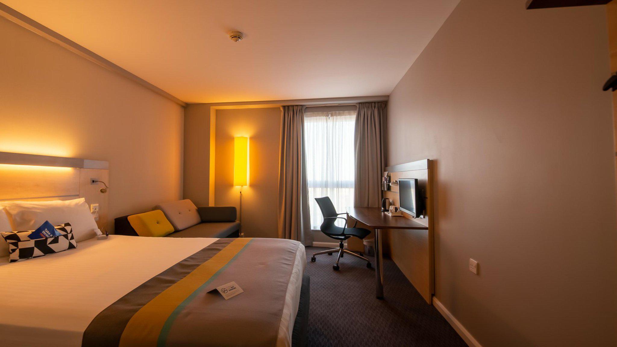 Holiday Inn Express Hull City Centre, an IHG Hotel Kingston Upon Hull 01482 485700