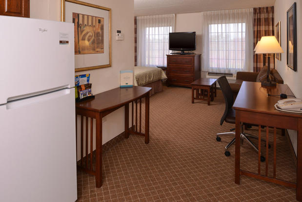 Images Staybridge Suites Indianapolis-Airport, an IHG Hotel