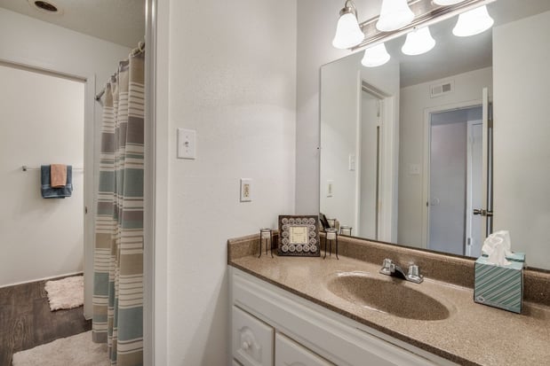 Images Oaks Of Baytown Apartments