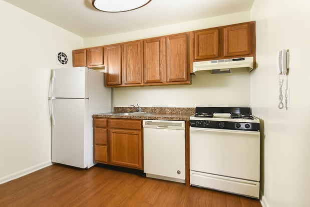 Images Mill Creek Village Apartments