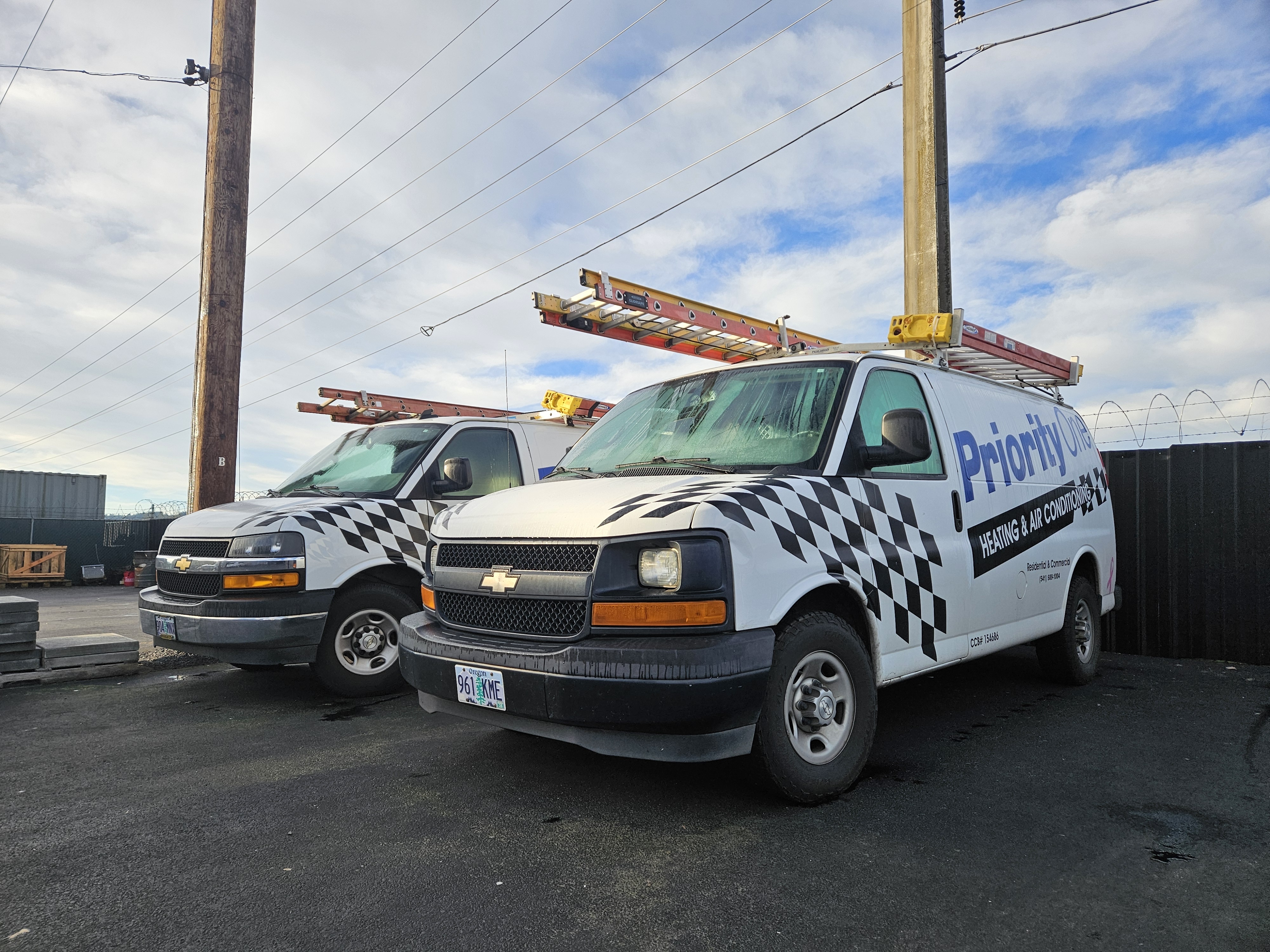 A ready fleet at our Eugene shop helps us respond quickly when homes and businesses in Springfield, Harrisburg, Monroe, Veneta, and nearby towns need service.