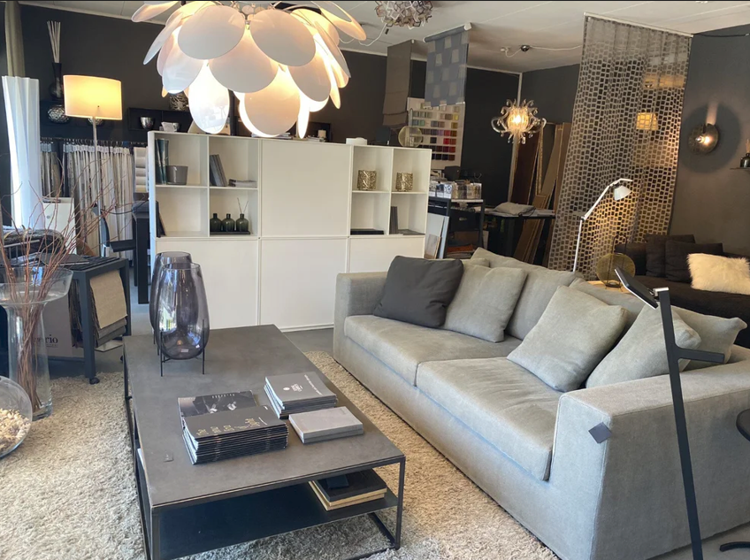 wohnbox, Yvo Girardet, Dorfstrasse 77 in Kloten