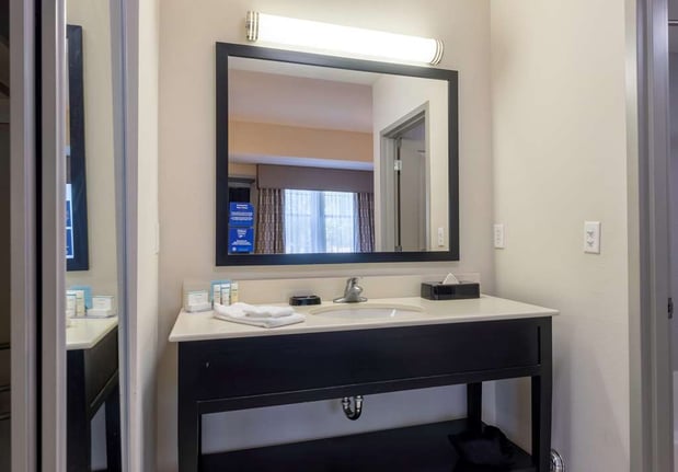 Images Hampton Inn & Suites DuPont
