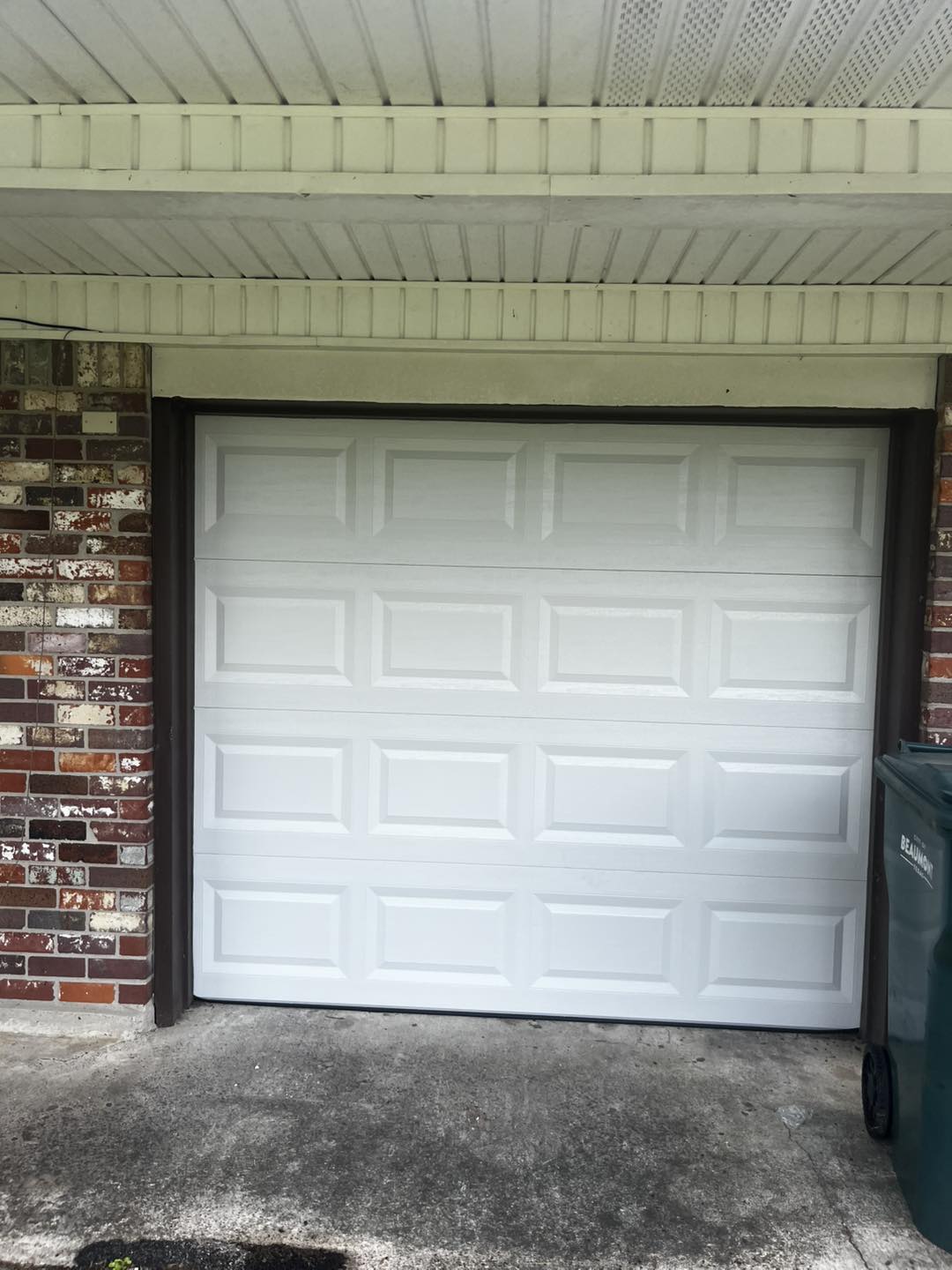 Garage Door Central offers professional garage door installation services for residential and commercial properties. Our team ensures a seamless setup for enhanced convenience and security. With quality craftsmanship and reliable solutions, we help customers choose and install the perfect garage door for their needs.