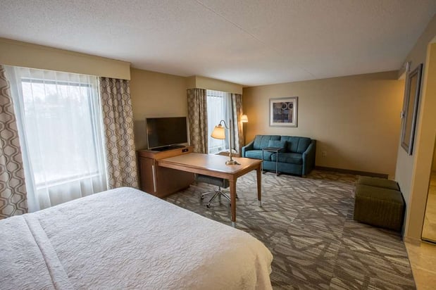 Images Hampton Inn & Suites Tilton