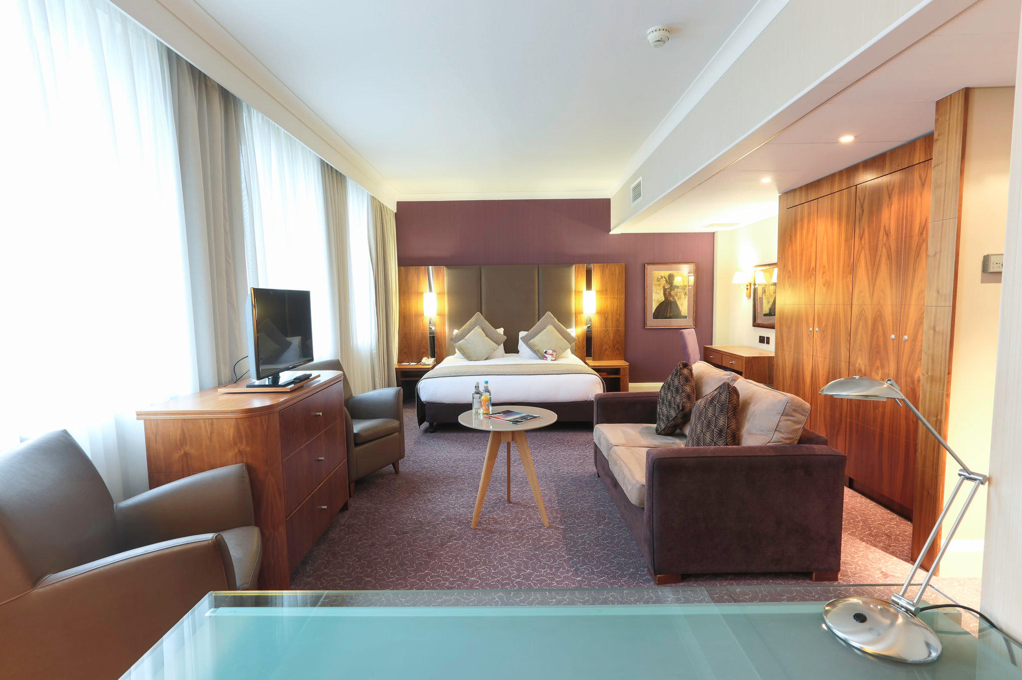 Crowne Plaza London - Ealing, an IHG Hotel London 020 8233 3200