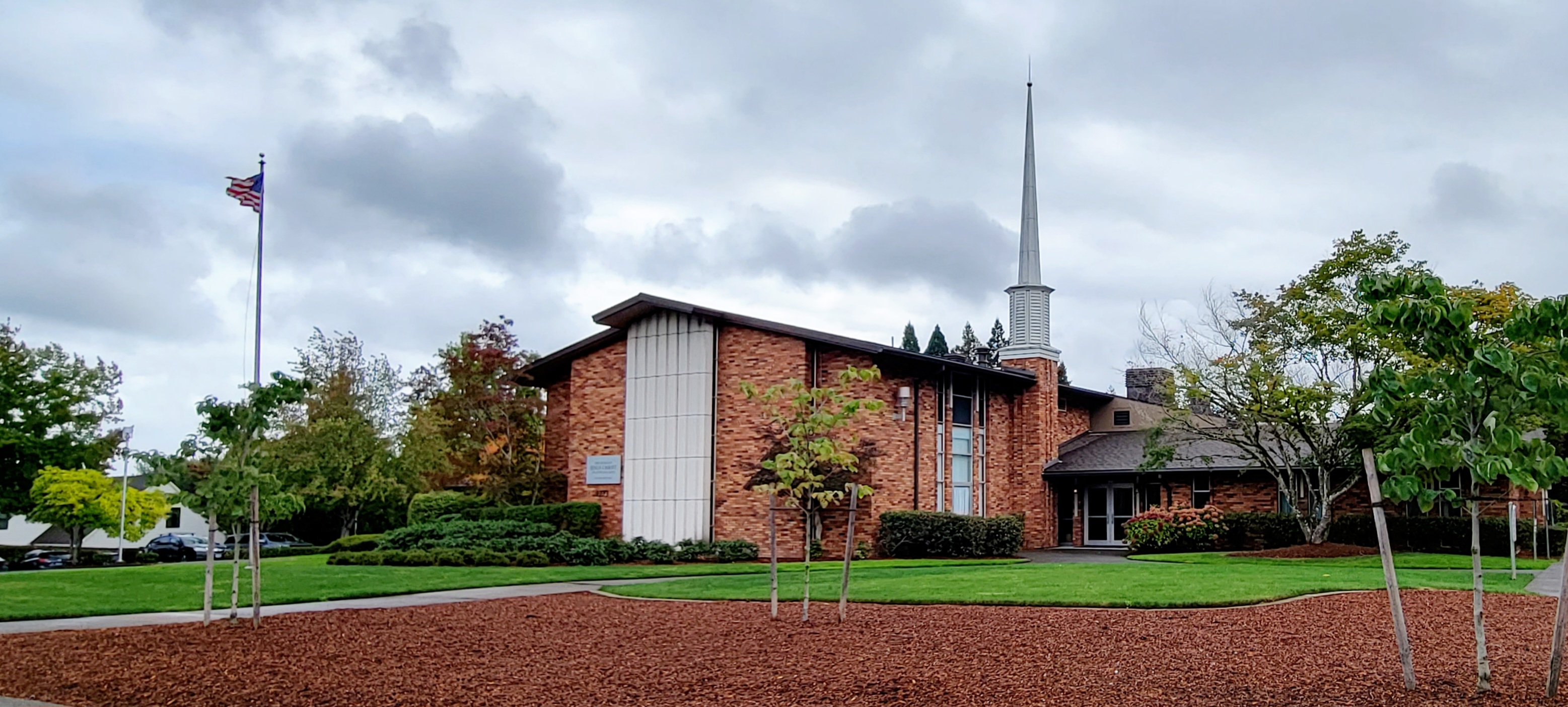 Lakeridge Building of The Church of Jesus Christ of Latter-day Saints in Lake Oswego, Oregon