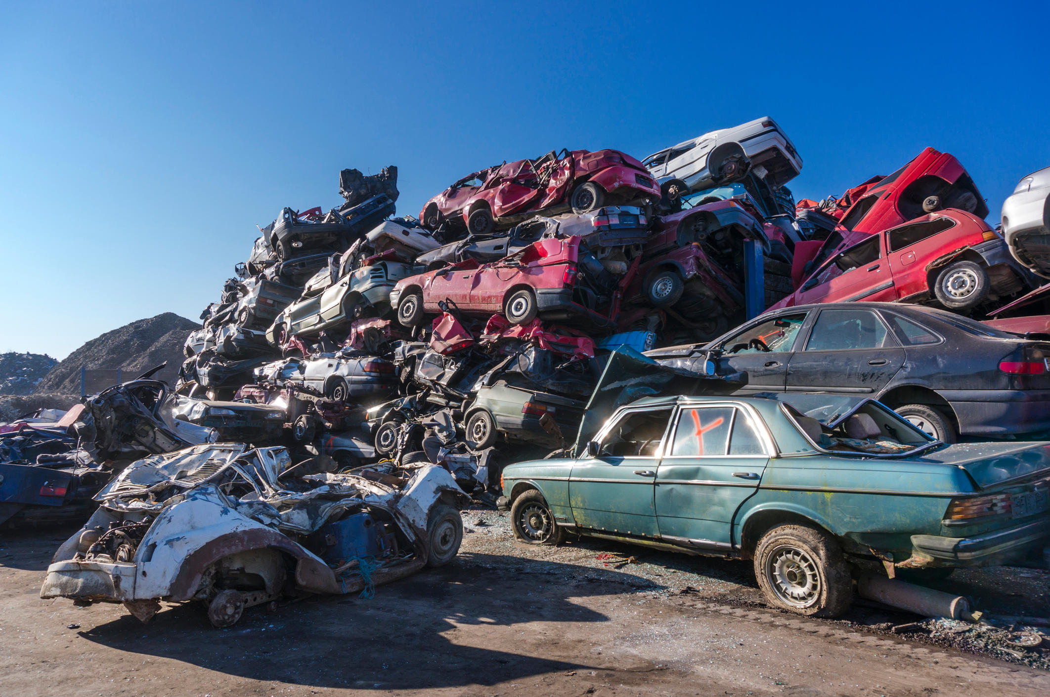 NYC Auto Recycling has many years of experience! Let us help you get rid of your cash car and we'll pay you cash for it today!