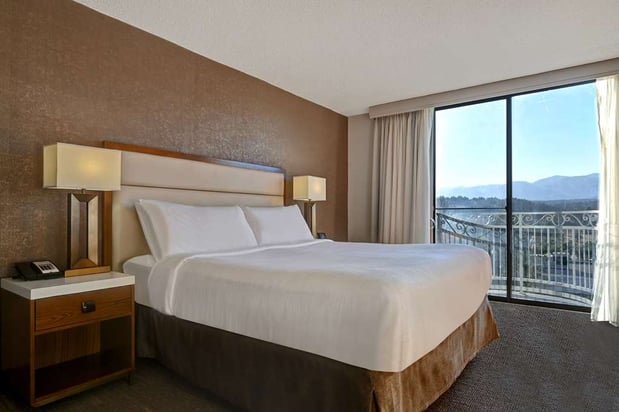 Images Embassy Suites by Hilton Colorado Springs