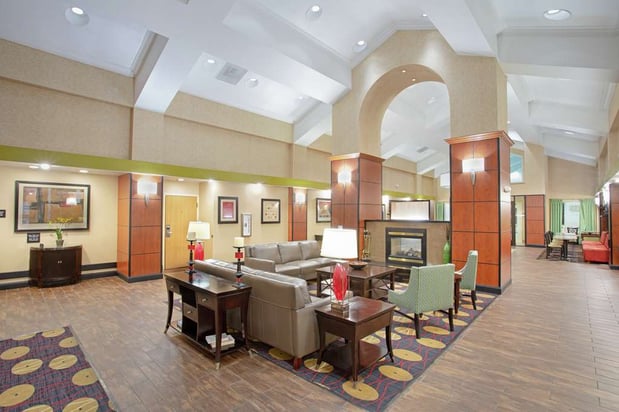 Images Hampton Inn & Suites Kansas City-Merriam