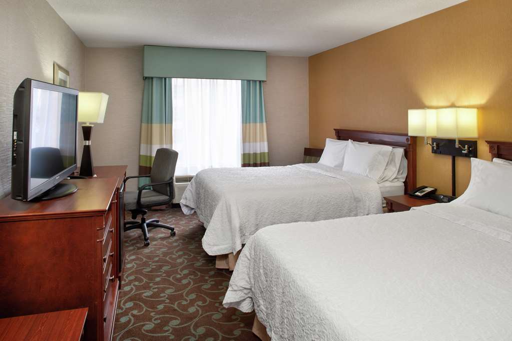 Images Hampton Inn & Suites by Hilton Toronto Airport