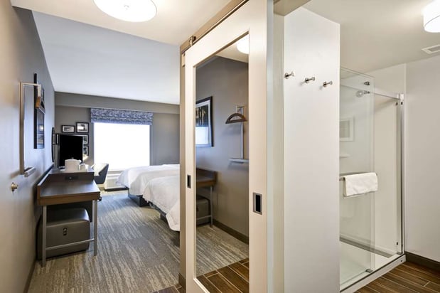 Images Hampton Inn Livonia Detroit