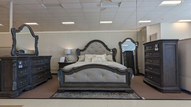 Images American Signature Furniture