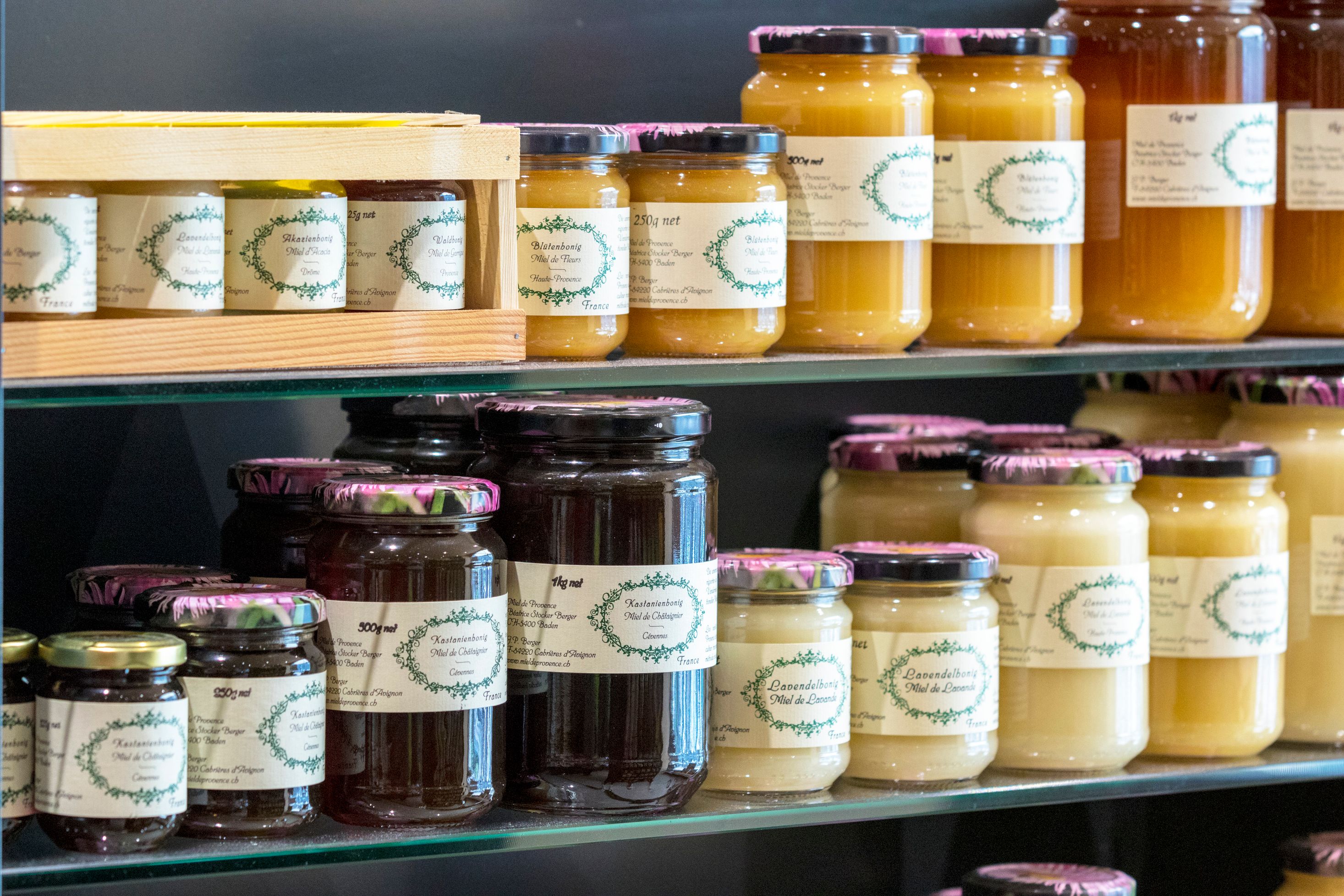 Bilder Apotheke-Drogerie-Reformhaus Kuhn AG - Ihre Apotheke in der Region Brugg AG