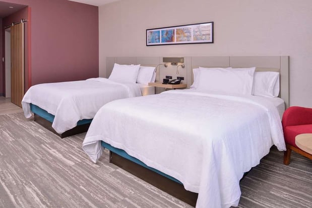 Images Hilton Garden Inn Kansas City Airport