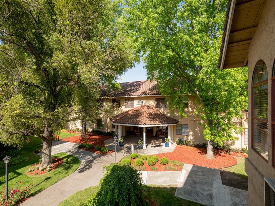 Outdoor Courtyard and Walking Paths