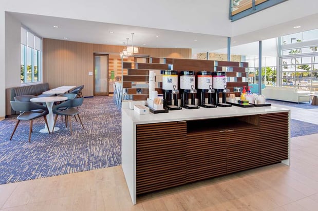 Images Hampton Inn & Suites San Diego Airport Liberty Station