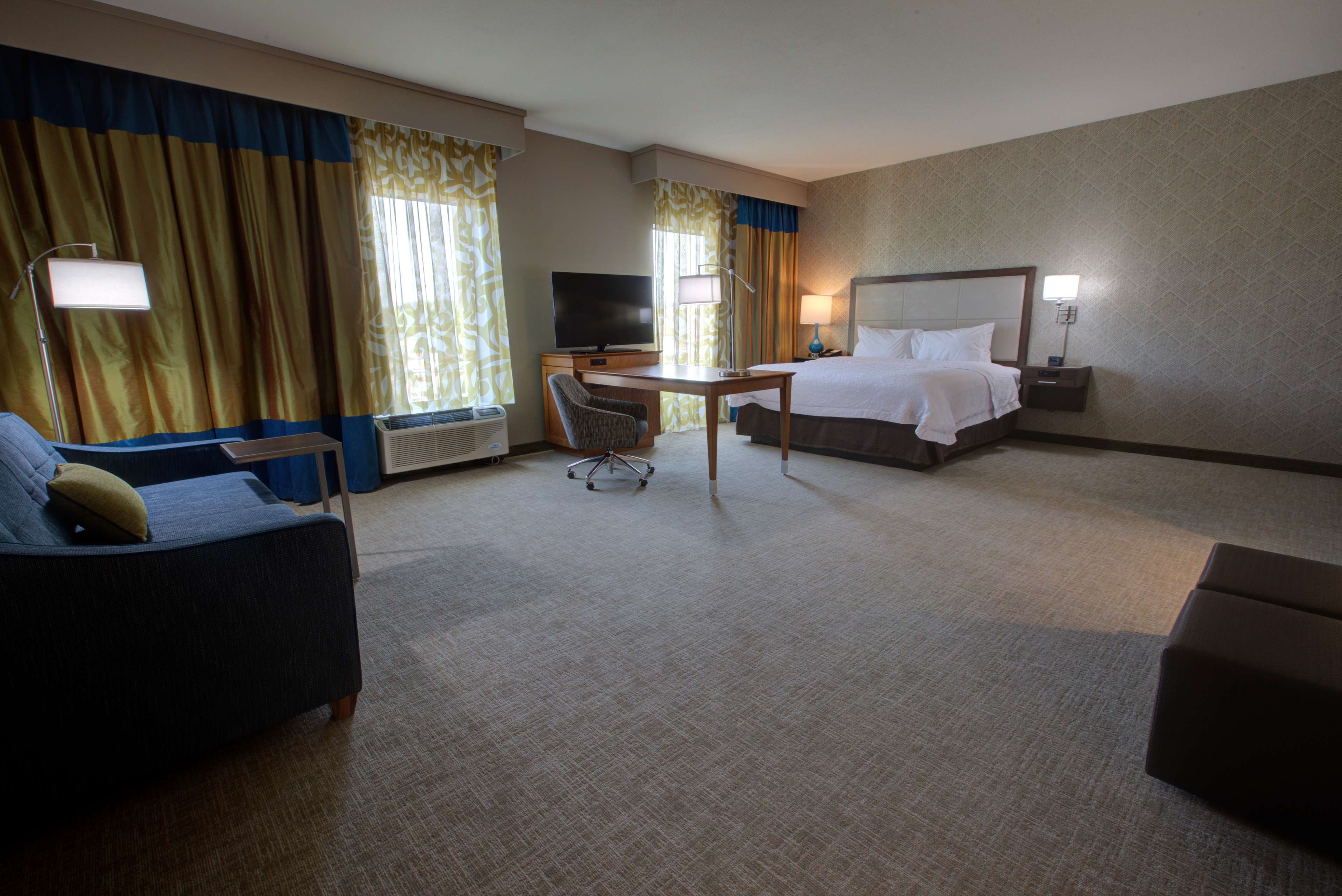 Guest room
