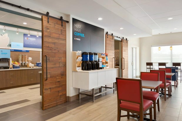 Images Holiday Inn Express & Suites Cincinnati NE - Redbank Road by IHG