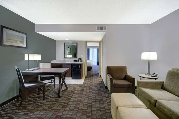 Images Embassy Suites by Hilton Jacksonville Baymeadows
