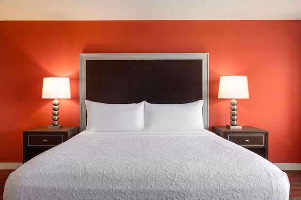 Images DoubleTree by Hilton New York LaGuardia Airport