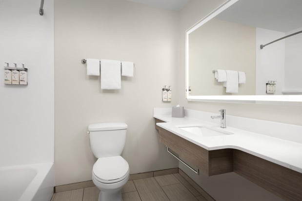 Images Holiday Inn Express & Suites Greensboro - Airport Area by IHG
