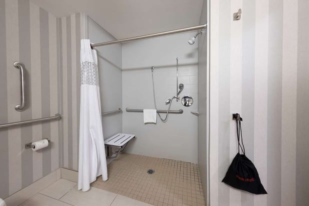 Images Hampton Inn & Suites DuPont