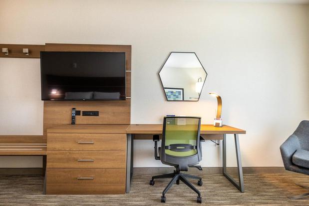 Images Holiday Inn Express & Suites San Jose – Silicon Valley by IHG